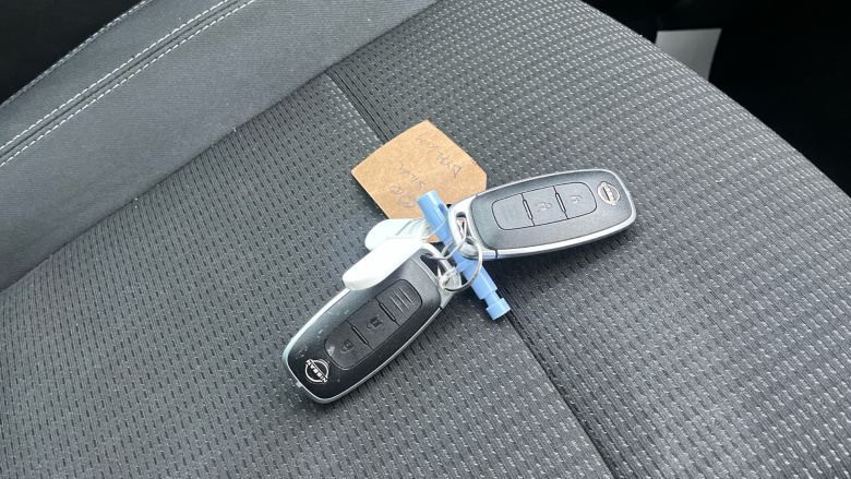 Nissan Qashqai 1.3 DiG-T MH Acenta Premium 5dr Petrol Hatchback